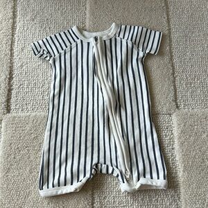 Pehr short sleeved sleeper stripes away shortie size 0-3 months